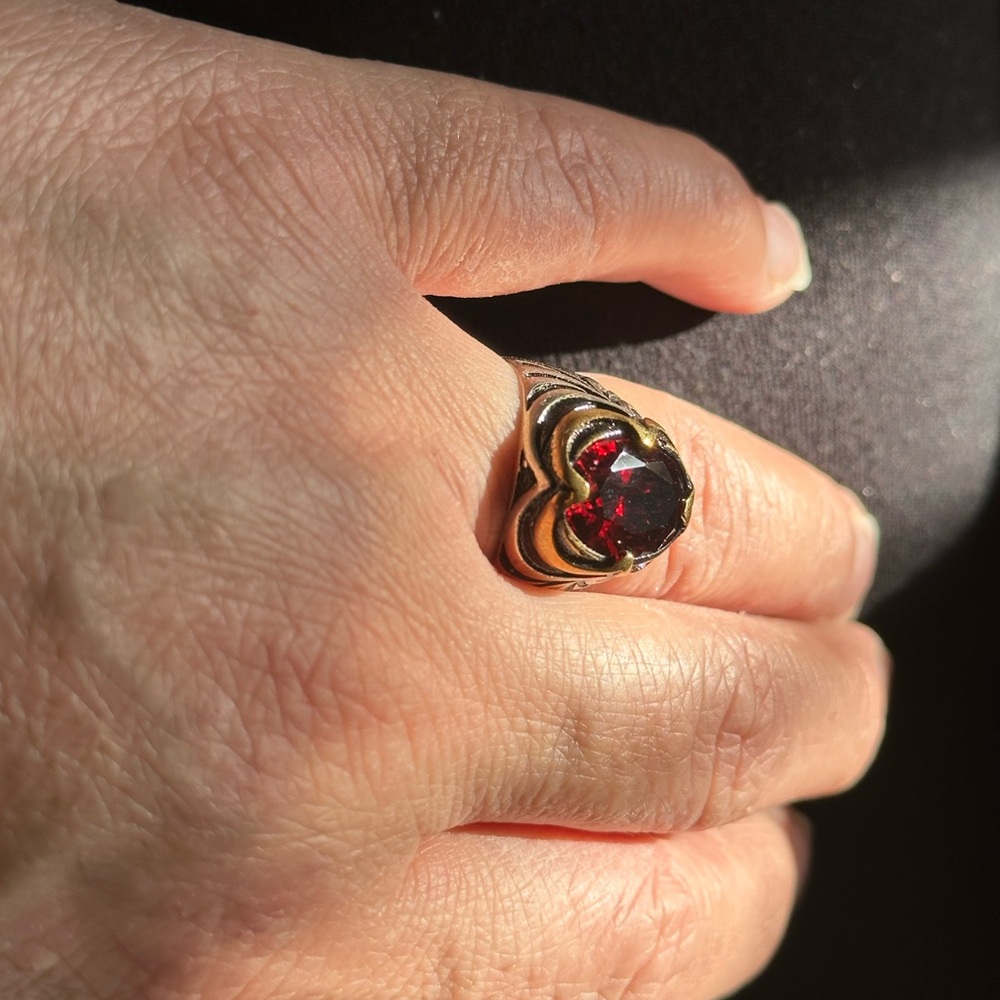 925 Silver stunning red ring size 9.25 unisex - Picture 4 of 7